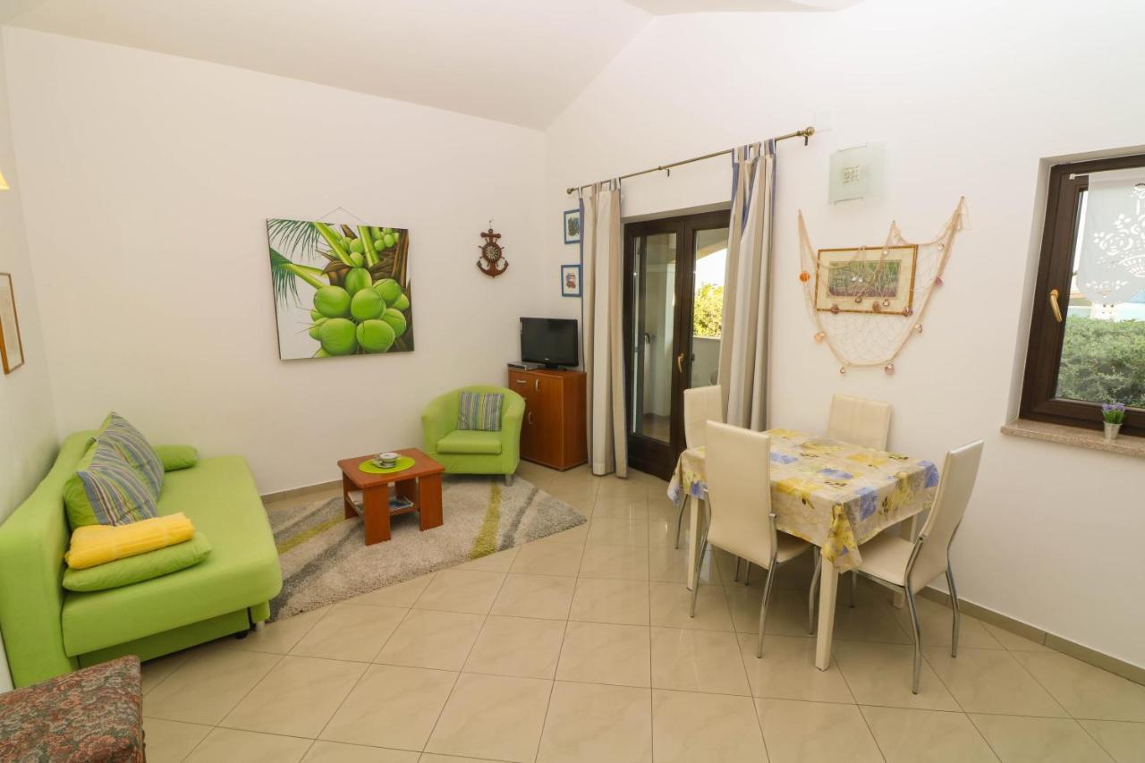Apartments Blue And Green With Balcony Baska  Exterior photo