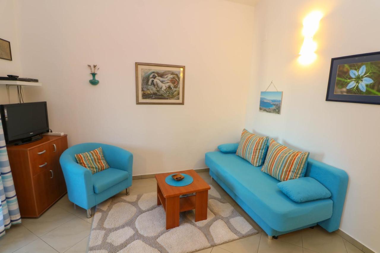 Apartments Blue And Green With Balcony Baska  Exterior photo